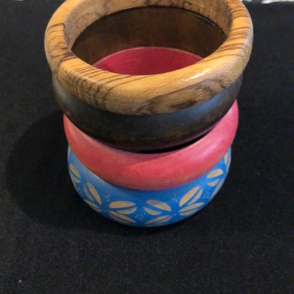 Vintage Lot of 8 Wooden Bracelets - Picture 4 of 4